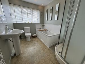 Family Bathroom- click for photo gallery